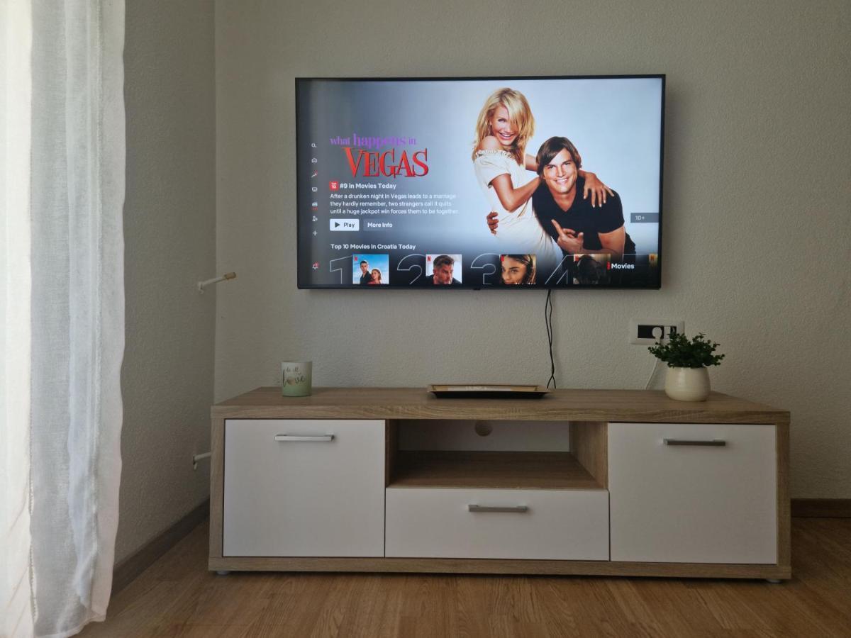 Apartments In Rijeka, Free Parking And Large Terrace, 15Min Drive From The Beach Exterior photo